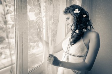 Gelinlik giymiş gelin