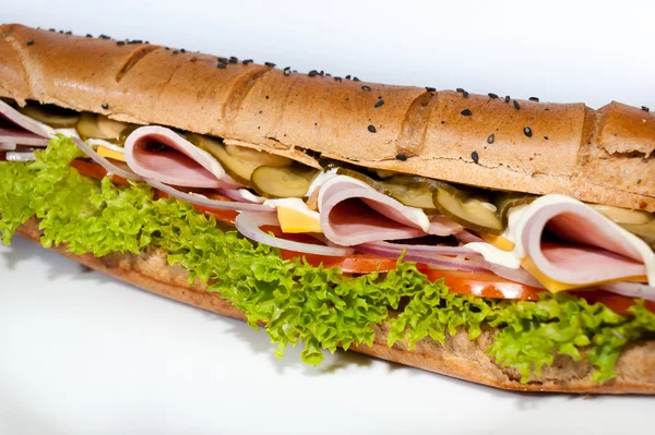 Sandwich geïsoleerd op witte achtergrond — Stockfoto