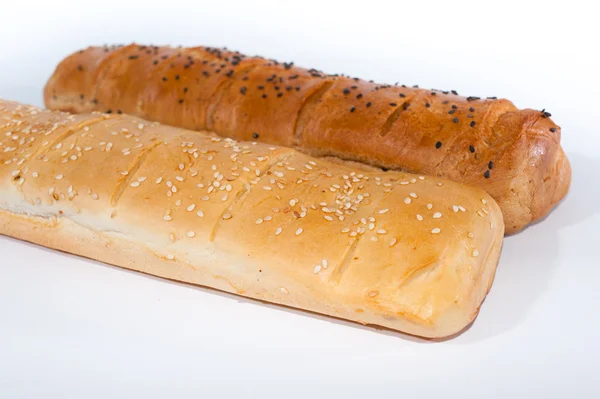 yalıtılmış bir beyaz zemin üzerinde sandviç için topuz