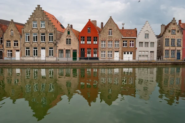 Bruges, Belgium, houses along the channel — Stock Photo, Image