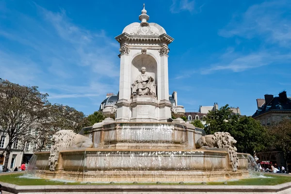 St. sulpice náměstí kašna, Paříž — Stock fotografie