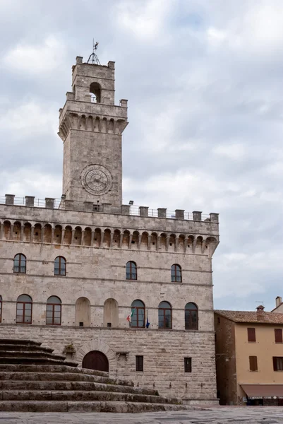 Montepulciano, old buildings in Piazza Grande, Tuscany — Stock Photo, Image