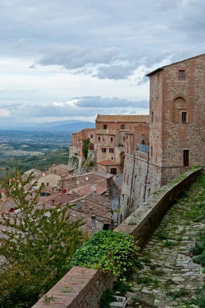 Montepulciano middeleeuws dorp, Toscane, Italië — Stockfoto