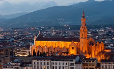 Florence, kutsal gece görünümü çapraz Bazilikası