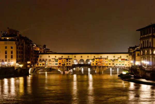 Florence, éjjel, a régi híd panoráma — Stock Fotó