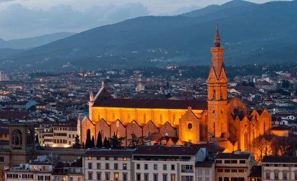 Florencja, Bazyliki Świętego Krzyża w nocy widok — Zdjęcie stockowe