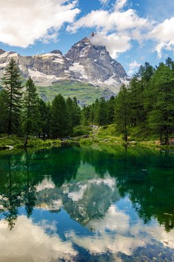 Mount cervino ve Mavi Göl, aosta Vadisi