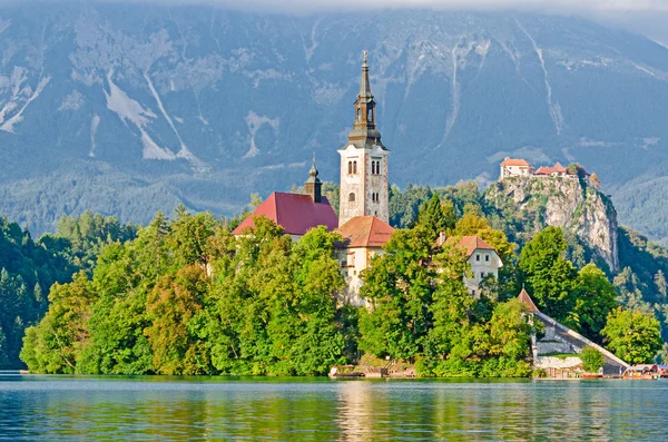 Bled-i tóra, a szigetre és a kastély, Szlovénia — Stock Fotó