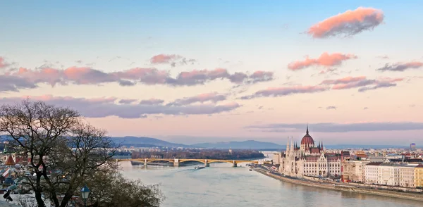 ブダペスト、ドナウ川のパノラマ — ストック写真