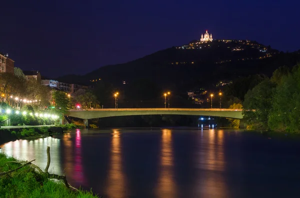 Turin (Turyn), rzeki Pad i superga, niebieski godziny — Zdjęcie stockowe