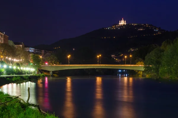 Turin (Turin), rivière Po et Superga, heure bleue — Photo