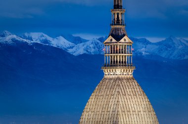 Torino (torino), mole antonelliana ve Alpler