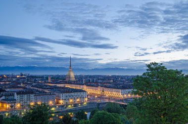 Torino (torino), yüksek çözünürlüklü panorama alacakaranlıkta