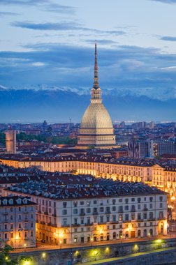 Torino (torino), mole antonelliana ve piazza vittorio, twilight