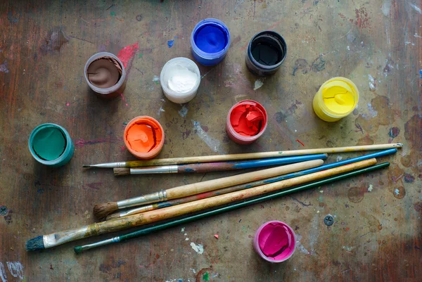 Set of brushes and paints — Stock Photo, Image