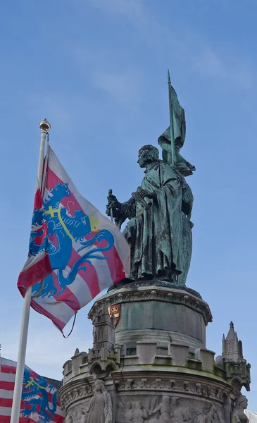 Monument for Jan Breydel and Pieter de Coninck (1887). Bruges, — Stock Photo, Image