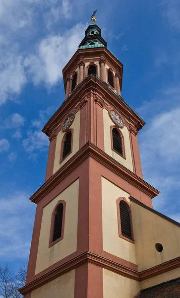 (약 17 세 c.) 거룩한 십자가 교회의 탑.오 펜 부르 크, 독일 — 스톡 사진