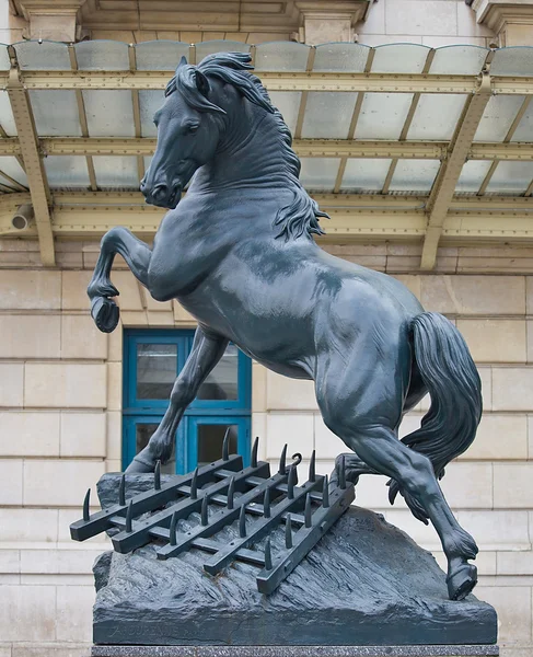 一匹马雕塑 （1877 年），巴黎 — 图库照片