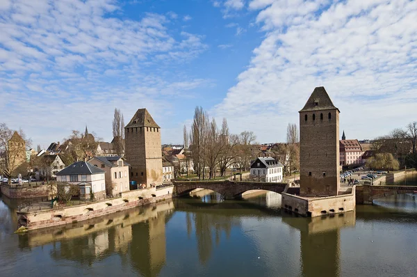 Overdekte bruggen (ponts couverts). Strasbourg, Frankrijk — Stockfoto