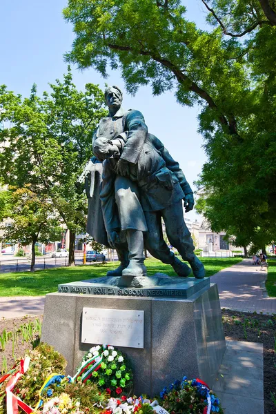 Denkmal für bulgarische Partisanen in Bratislava — Stockfoto