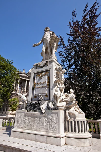 Anıt için wolfgang amadeus mozart. Vienna, Avusturya — Stok fotoğraf