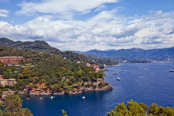 Vista de verano del golfo de Tigullio cerca de Portofino, Italia — Foto de Stock
