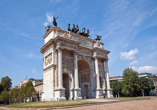 Arc barış sempione Parkı (XIX civarı). Milano, İtalya — Stok fotoğraf