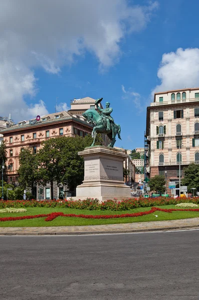 Denkmal für den ersten italienischen König, den Sieger Emmanuel II. in Genua — Stockfoto