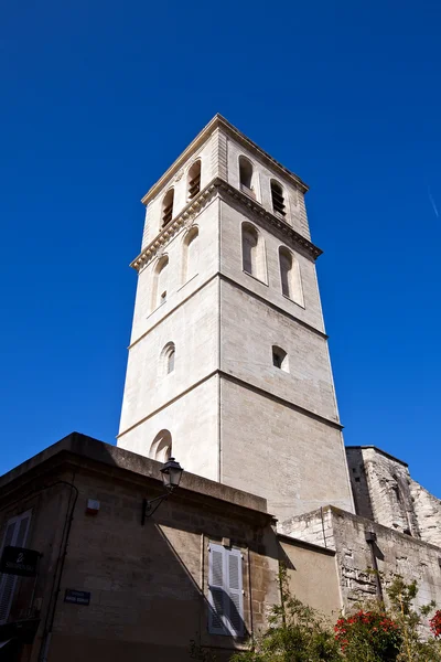 Bell věž Saint-Agricol kostel (1321). Avignon, Francie — Stock fotografie