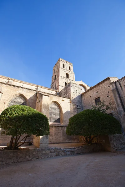 Saint Trophime Cathedral (XII c.) in Arles, France — Stock Photo, Image