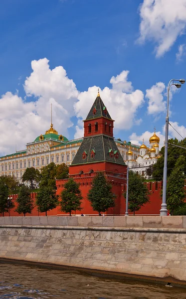 Taynitskaya toren (1485) van kremlin van Moskou (unesco-site) — Stockfoto