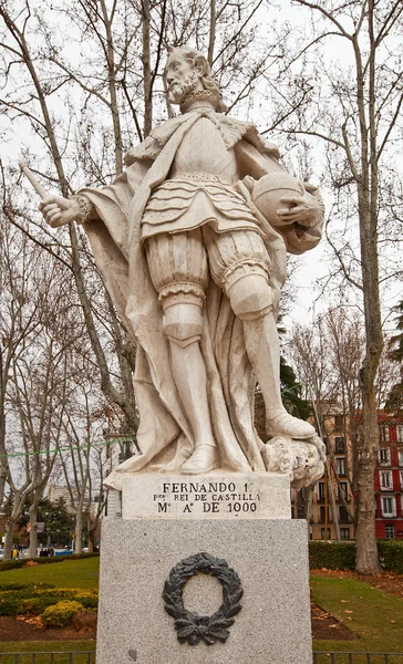 Pomnik króla Ferdynanda i wielki (ok. 1753). Madryt, spai — Zdjęcie stockowe
