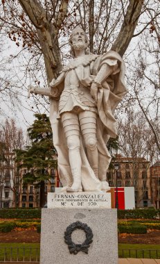 Kont fernan gonzalez (yaklaşık 1753) heykeli. Madrid, İspanya