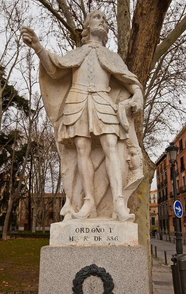 Statua del re Ordono I (1753 circa). Madrid, Spagna — Foto Stock