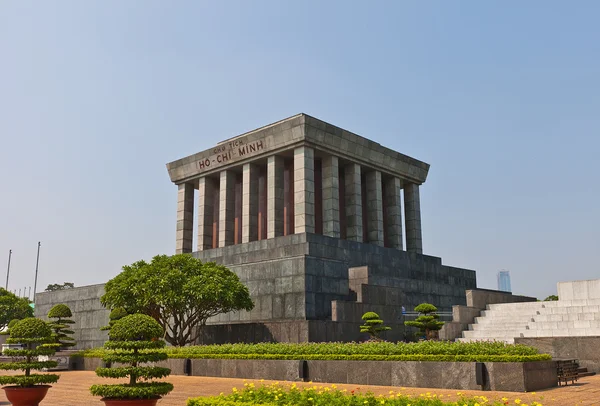 Ho Chi Minh mausoleum i Hanoi, Vietnam — Stockfoto