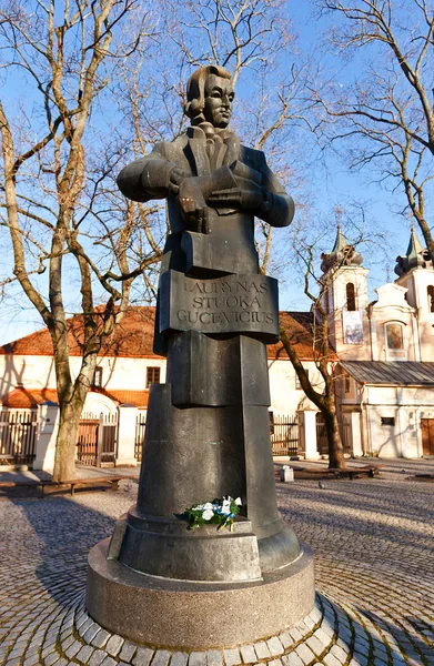 Monument till laurynas gucevicius. Vilnius, Litauen — Stockfoto