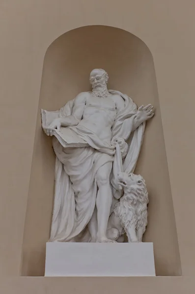 Estatua (s. XVIII) de San Marcos en la Catedral de Vilna — Foto de Stock