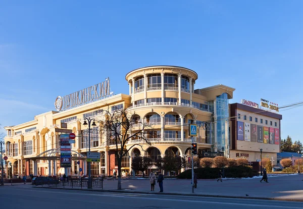 Centro commerciale Pushkinskiy a Kursk, Russia — Foto Stock