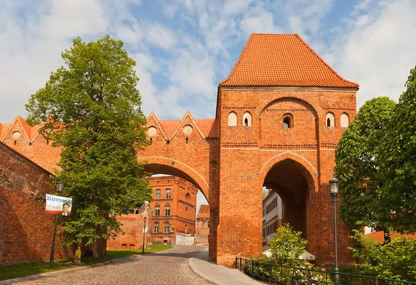 Torre Gdanisko (XIV sec.) del castello dell'Ordine Teutonico. Torun, Polonia — Foto Stock