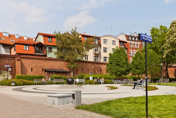 La place de l'école des officiers de marine à Torun, Pologne — Photo