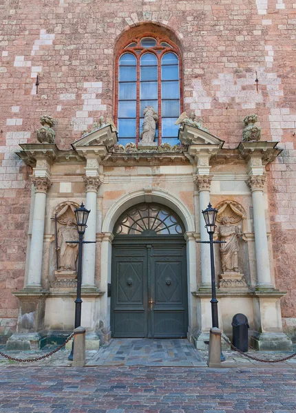 Portale centrale (1692) della chiesa di San Pietro a Riga, Lettonia — Foto Stock