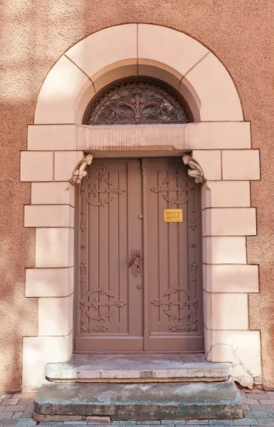 Portal da Embaixada da Dinamarca (XIX c.) em Riga, Letónia — Fotografia de Stock