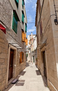 Ortaçağ sokakta dar trogir, Hırvatistan