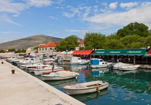 Barcos no porto de Trogir, Croácia — Fotografia de Stock