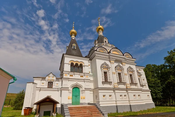 Saint elizabeth kerk (1895) in dmitrov, Rusland — Stockfoto