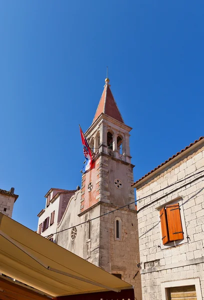 Campanario de la iglesia de San Pedro (c. XVI). Trogir, Croacia — Foto de Stock