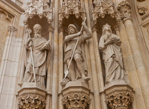 Zagreb Katedrali (XVIII c.) bir Aziz heykeli. Hırvatistan — Stok fotoğraf