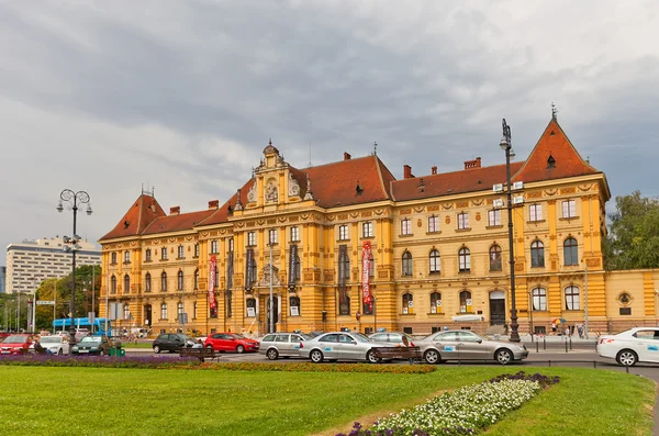 Museum av konst och hantverk i zagreb, Kroatien — Stockfoto