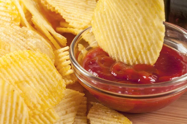 Cips e ketchup — Fotografia de Stock