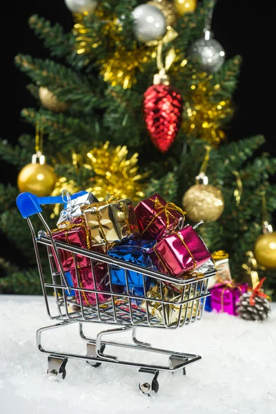 Shopping på jul — Stockfoto